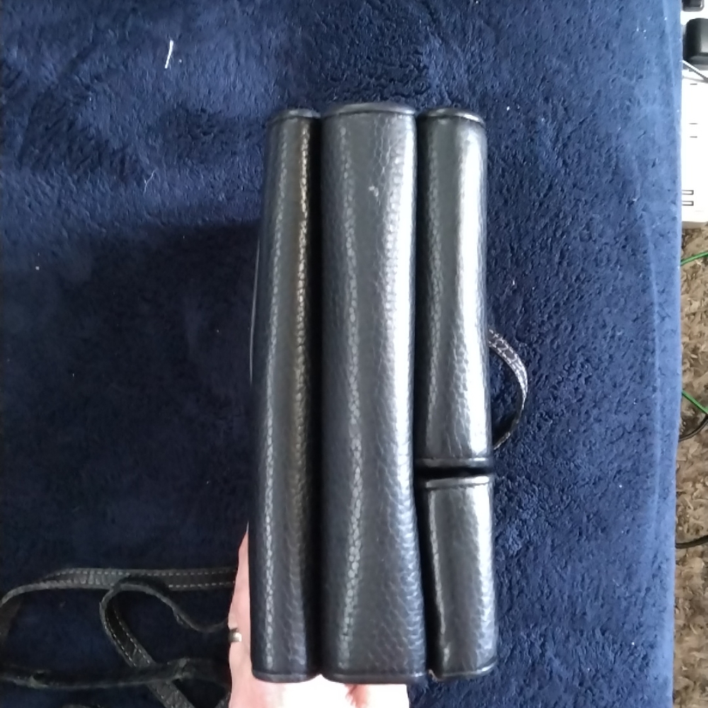 Crossbody - Picture 3 of 12